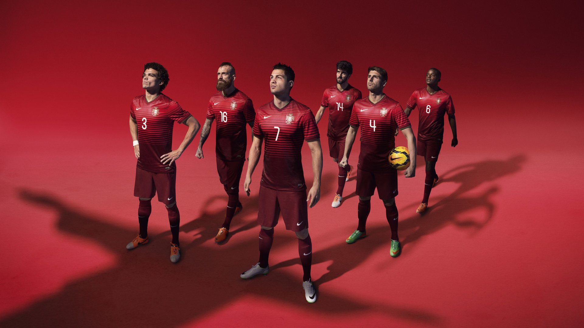 卡特的踢球节奏变化多端，令对方防守无法预料，卡特打球视频