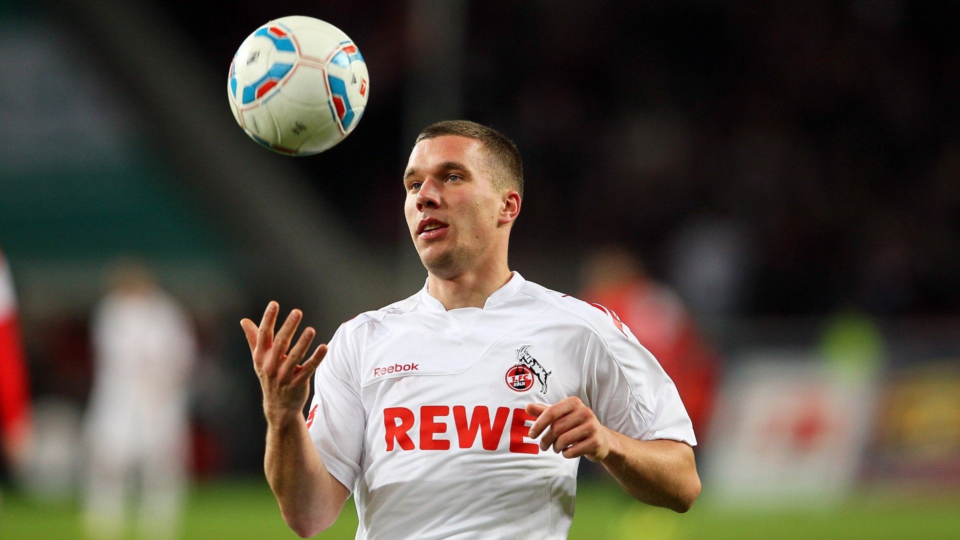 水球比赛突尼斯女将强硬防守，女子水球出线